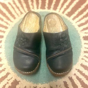 ꧁𝚂𝙾𝙻𝙳!꧂El Naturalista black clogs👣